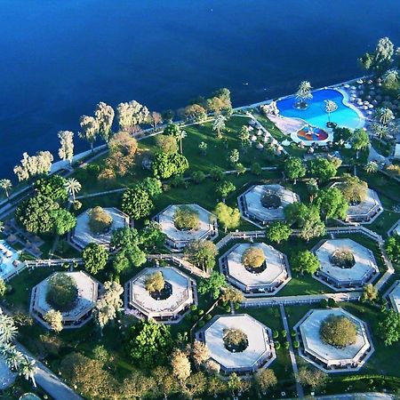 โจลี วิลล์ รีสอร์ต แอนด์ สปา คิงส์ ไอส์แลนด์ ลูเซอร์ Hotel ลักซอร์ ภายนอก รูปภาพ Aerial view of the resort