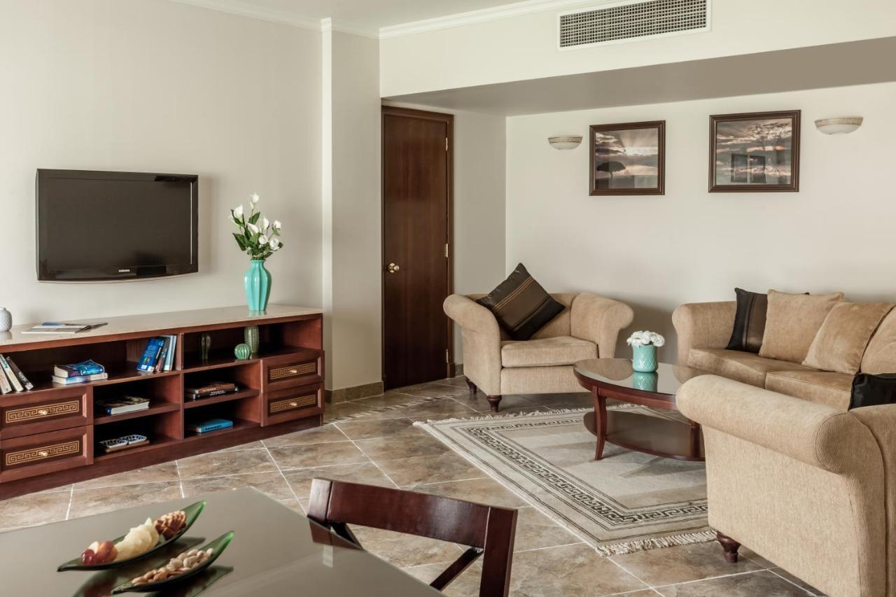 โจลี วิลล์ รีสอร์ต แอนด์ สปา คิงส์ ไอส์แลนด์ ลูเซอร์ Hotel ลักซอร์ ภายนอก รูปภาพ Living room