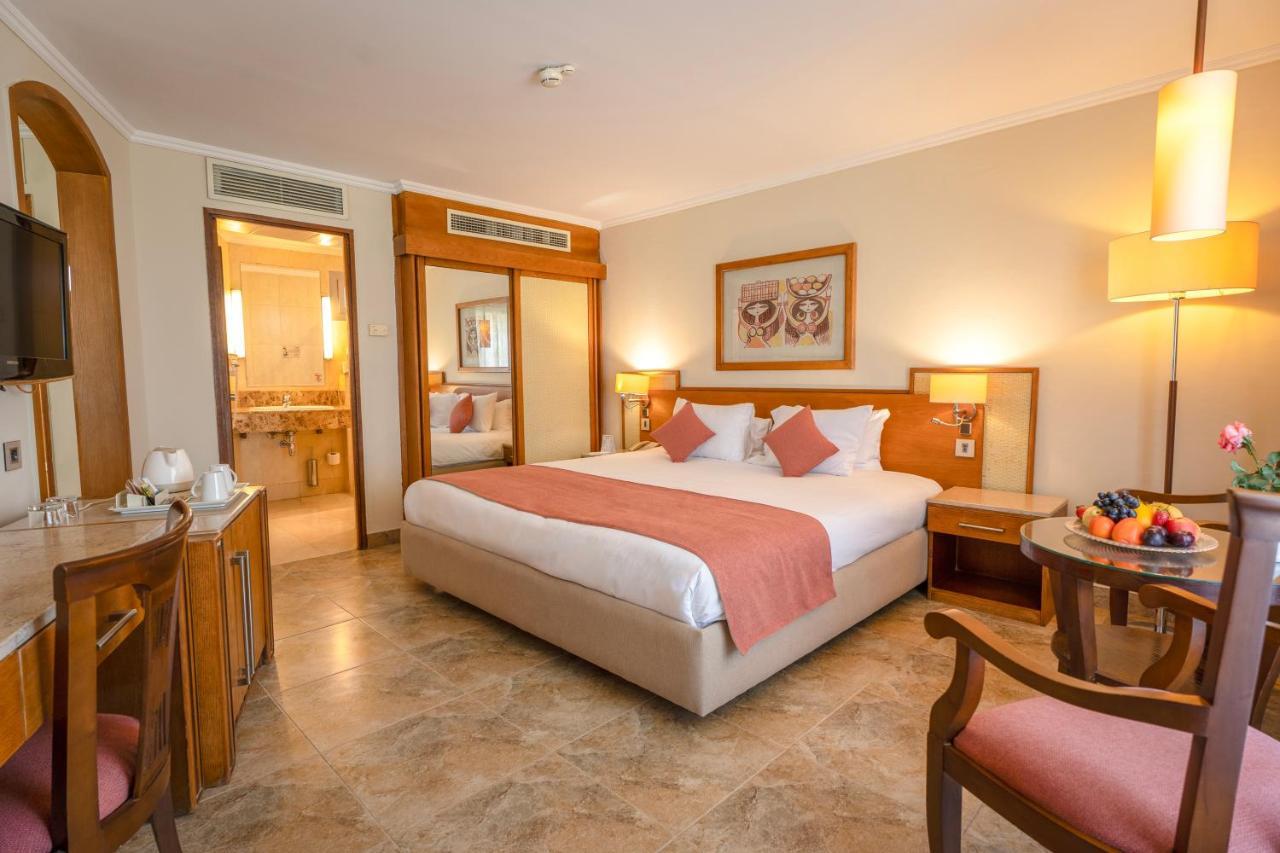 โจลี วิลล์ รีสอร์ต แอนด์ สปา คิงส์ ไอส์แลนด์ ลูเซอร์ Hotel ลักซอร์ ภายนอก รูปภาพ A room at the Dead Sea Spa Magdiel