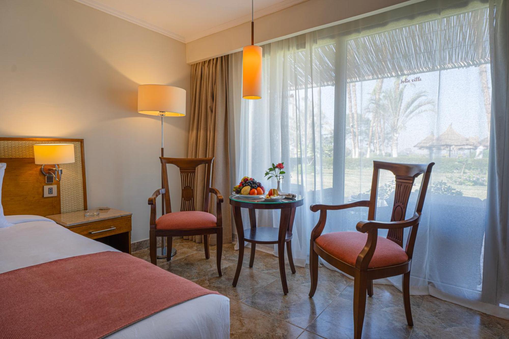 โจลี วิลล์ รีสอร์ต แอนด์ สปา คิงส์ ไอส์แลนด์ ลูเซอร์ Hotel ลักซอร์ ภายนอก รูปภาพ A room at the hotel