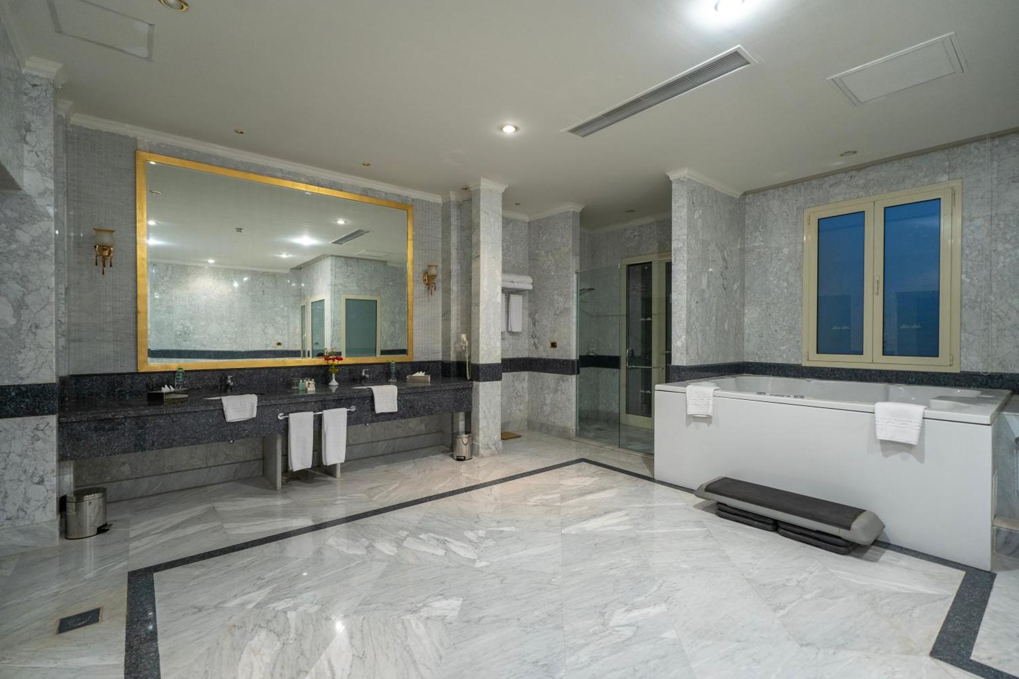 โจลี วิลล์ รีสอร์ต แอนด์ สปา คิงส์ ไอส์แลนด์ ลูเซอร์ Hotel ลักซอร์ ภายนอก รูปภาพ Bathroom
