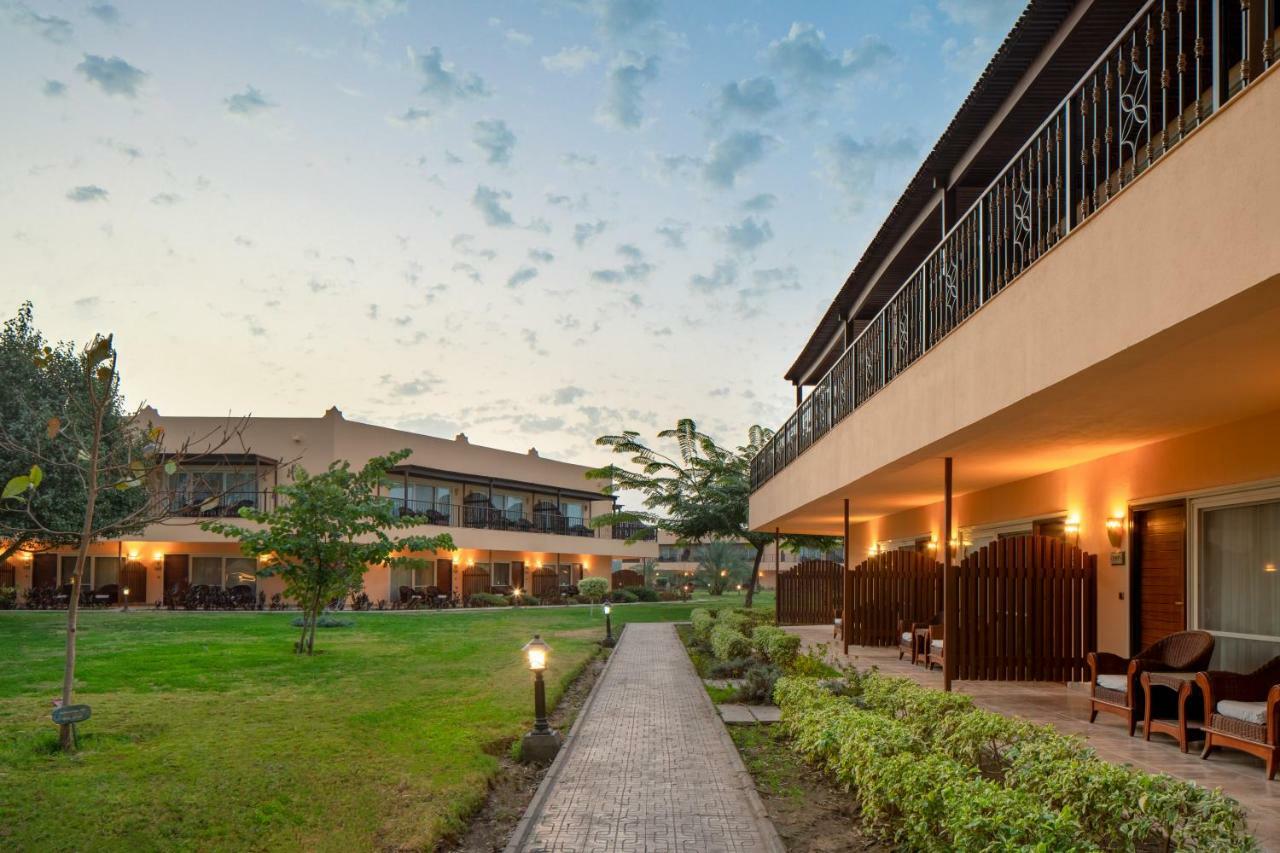 โจลี วิลล์ รีสอร์ต แอนด์ สปา คิงส์ ไอส์แลนด์ ลูเซอร์ Hotel ลักซอร์ ภายนอก รูปภาพ The Royal