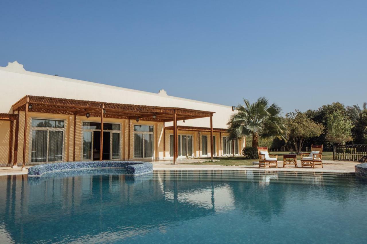 โจลี วิลล์ รีสอร์ต แอนด์ สปา คิงส์ ไอส์แลนด์ ลูเซอร์ Hotel ลักซอร์ ภายนอก รูปภาพ The resort's swimming pool